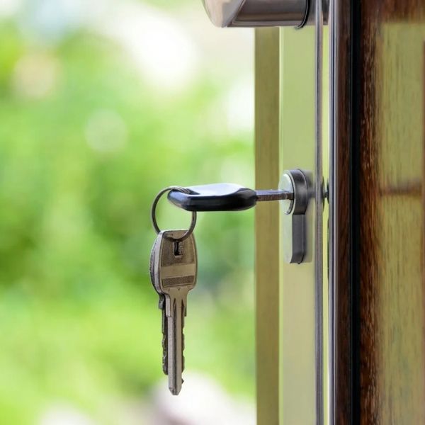 Mortgage Insurance vs. Term Insurance: Understanding the Key Differences